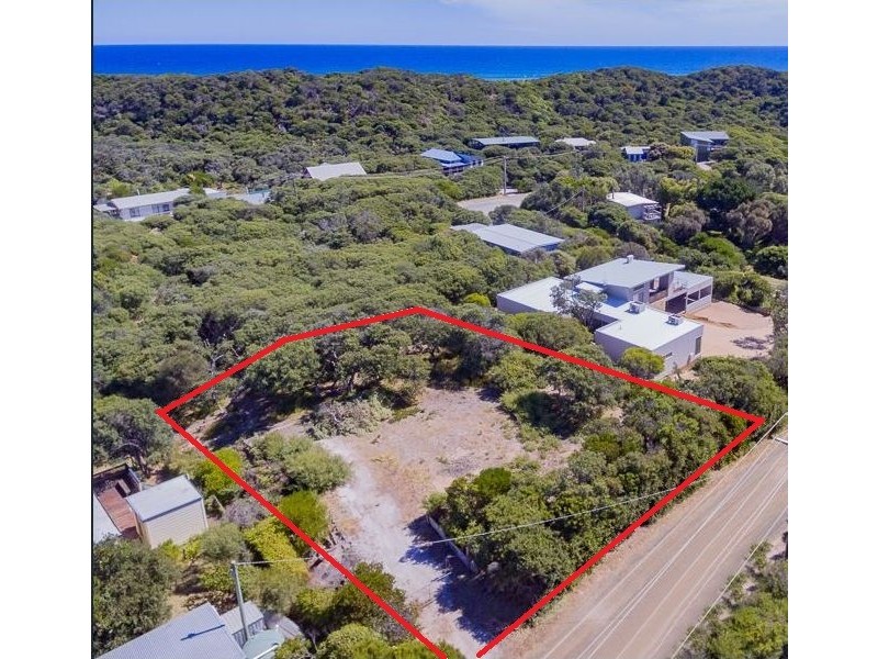 13-15 McINDOE AVENUE, Venus Bay VIC 3956
