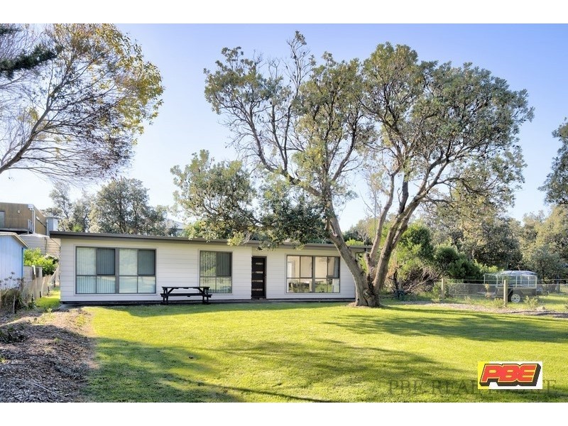 100 CANTERBURY ROAD, Venus Bay VIC 3956