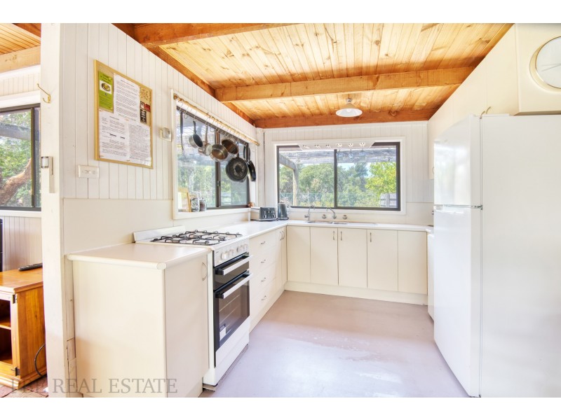 820 LEES ROAD, Venus Bay VIC 3956