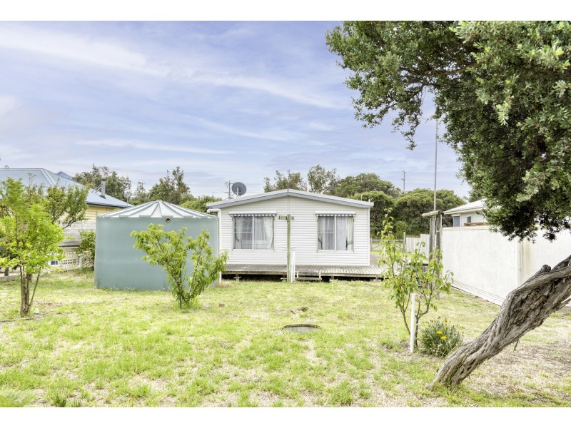 8 CONSTANCE CRESCENT, Venus Bay VIC 3956