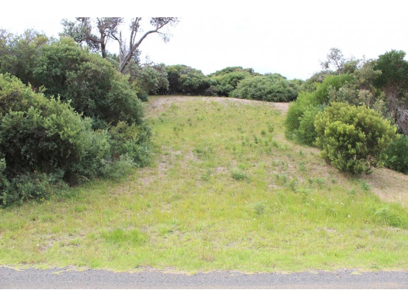 16 ATKINSON AVENUE, Venus Bay VIC 3956