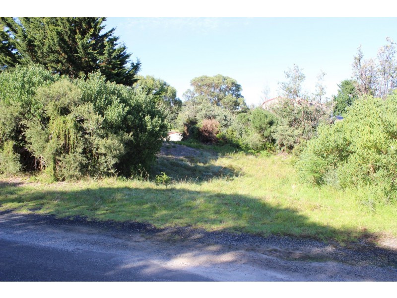 11 CANTERBURY ROAD, Venus Bay VIC 3956