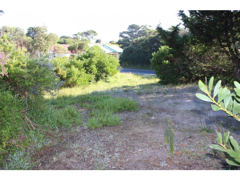 11 CANTERBURY ROAD, Venus Bay VIC 3956