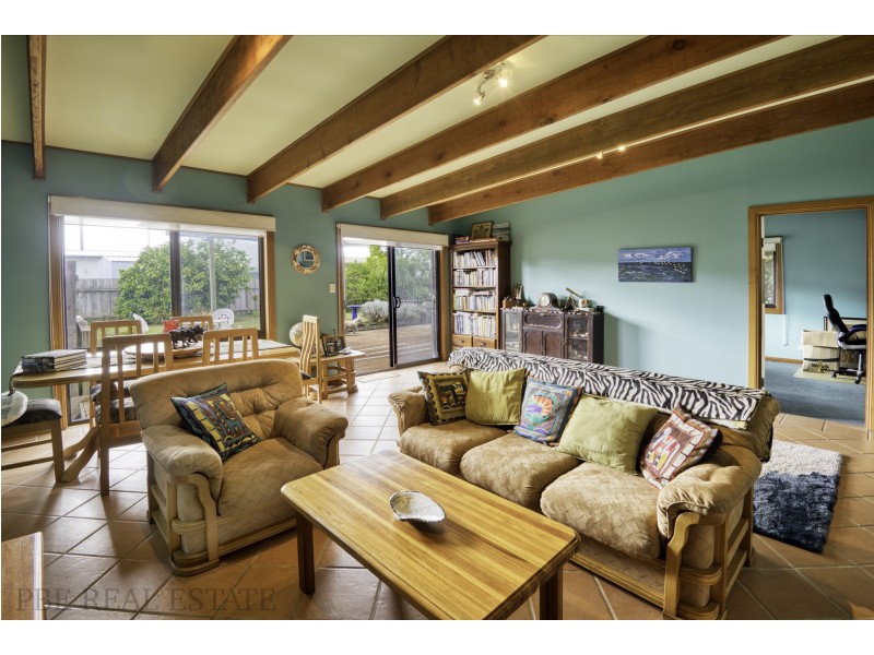 4 MERKANI AVENUE, Venus Bay VIC 3956