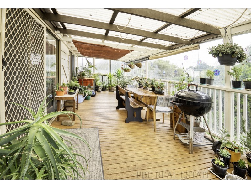 6 ALBERT AVENUE, Venus Bay VIC 3956