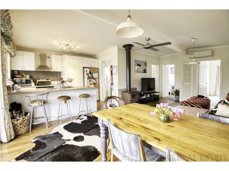 6 ALBERT AVENUE, Venus Bay VIC 3956