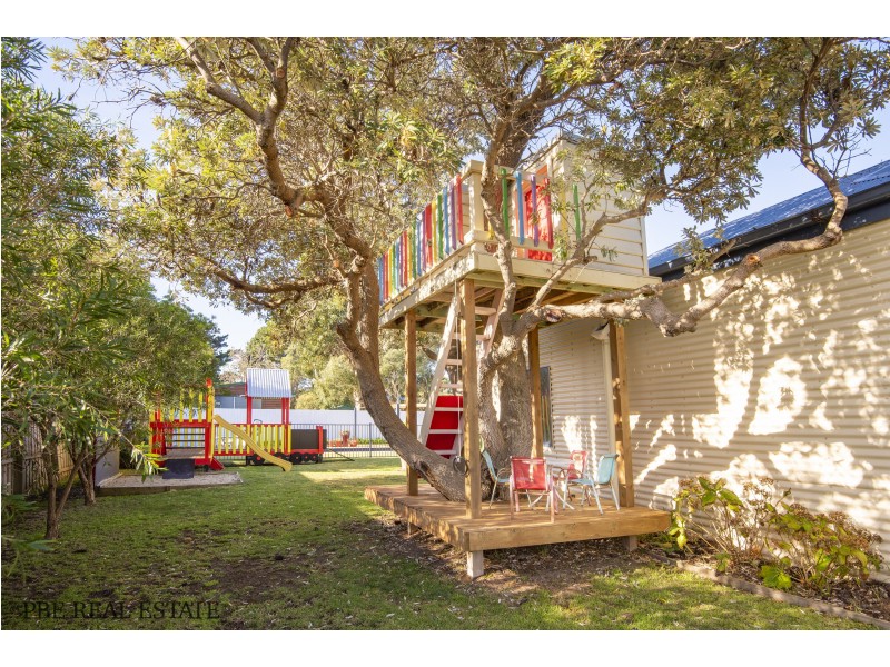 62-64 MCINDOE AVENUE, Venus Bay VIC 3956