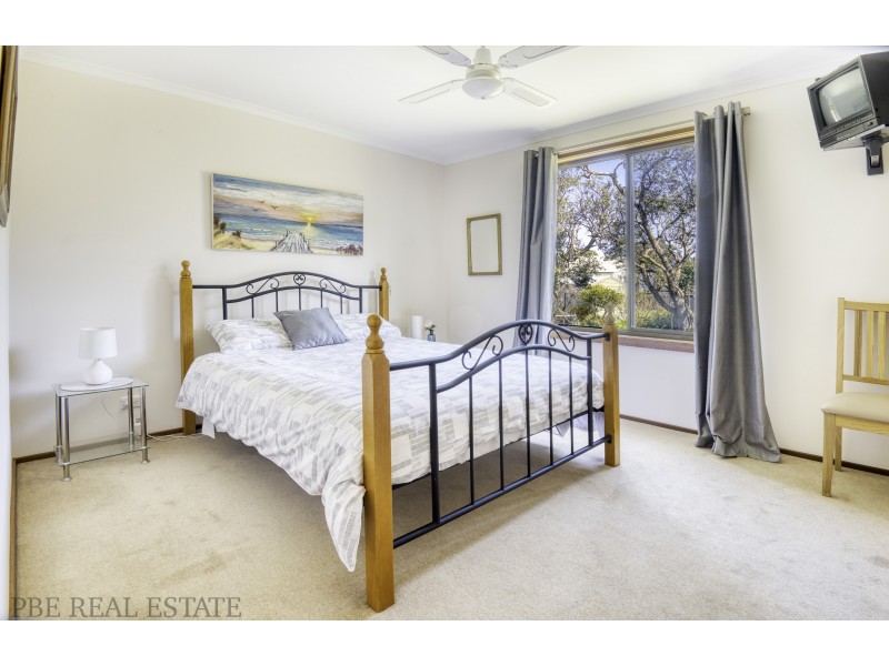 64 PANDORA AVENUE, Venus Bay VIC 3956