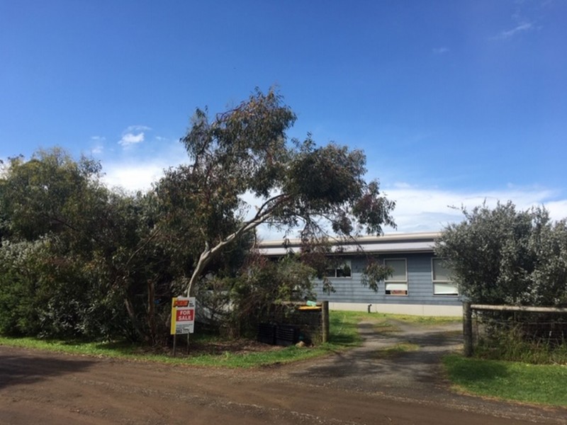 2 CONSTANCE CRESCENT, Venus Bay VIC 3956