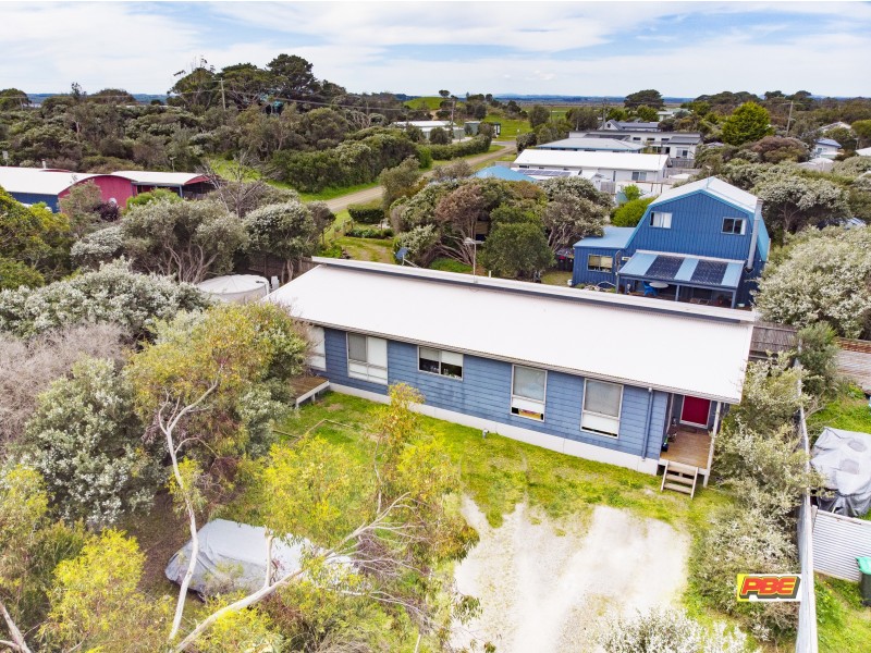 2 CONSTANCE CRESCENT, Venus Bay VIC 3956