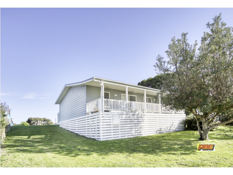 3 BRADLEY AVENUE, Venus Bay VIC 3956