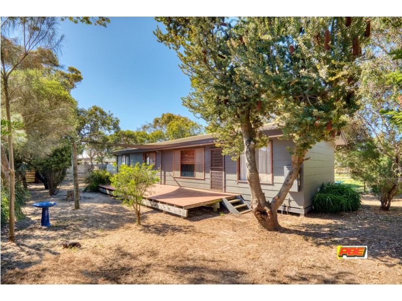 44 CENTRE ROAD, Venus Bay VIC 3956