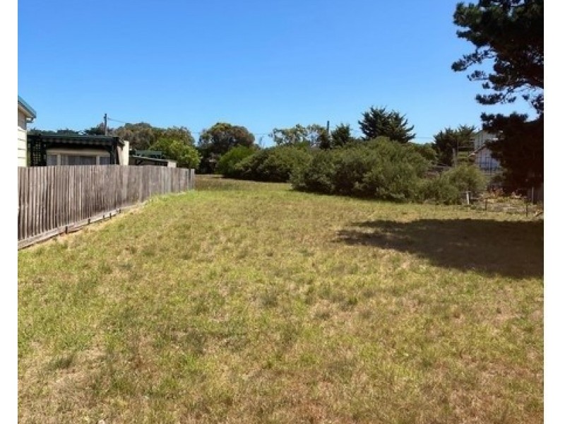 7 ALBERT AVENUE, Venus Bay VIC 3956