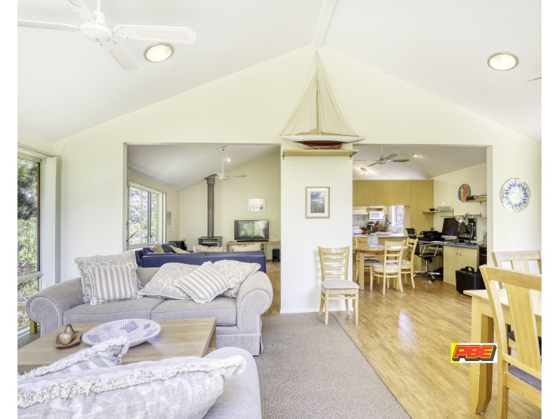 33.. ST IVES CRESCENT, Venus Bay VIC 3956