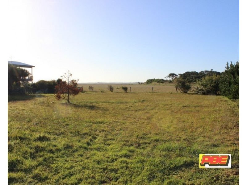 40 PARIS CRESCENT, Venus Bay VIC 3956