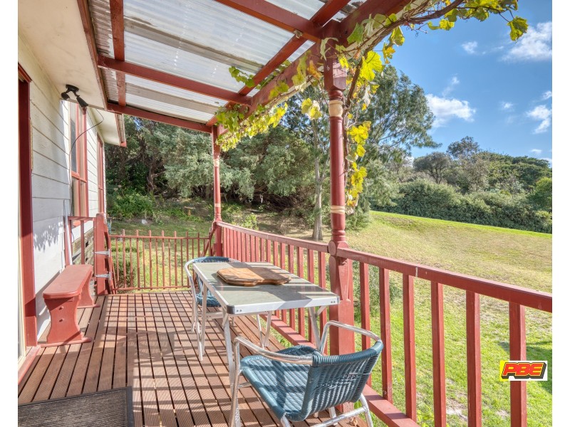 8 CRICHTON CRESCENT, Venus Bay VIC 3956
