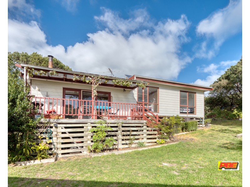 8 CRICHTON CRESCENT, Venus Bay VIC 3956