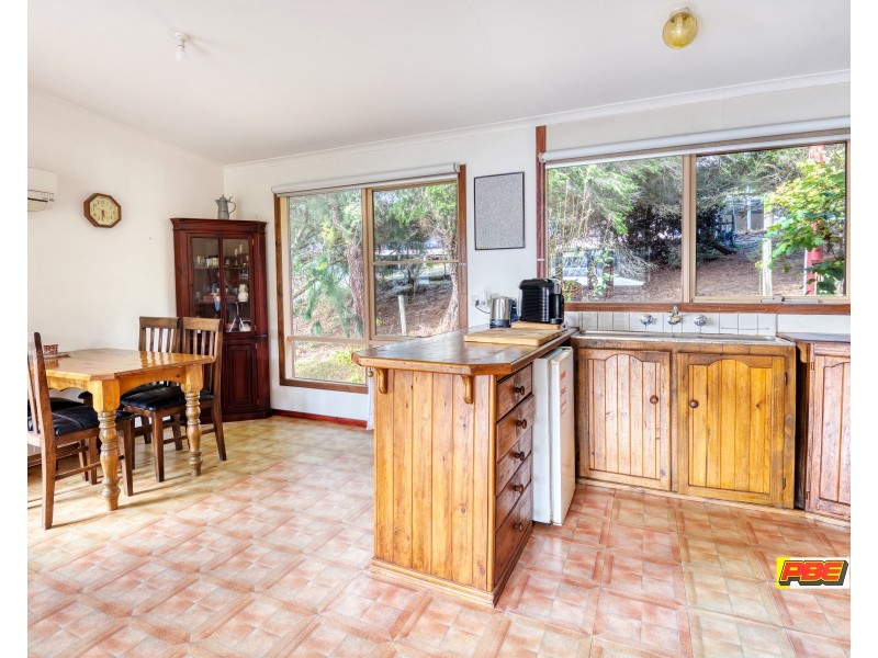 8 CRICHTON CRESCENT, Venus Bay VIC 3956