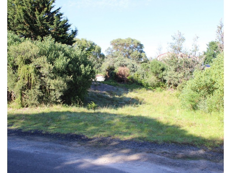 11.. CANTERBURY ROAD, Venus Bay VIC 3956