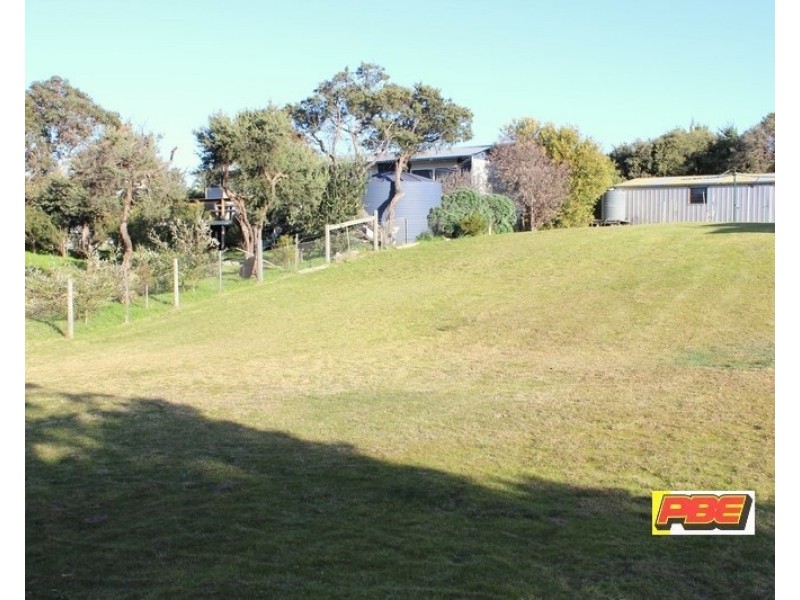 8 LOUIS ROAD, Venus Bay VIC 3956