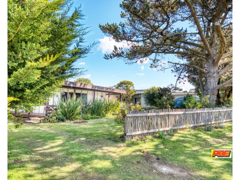6 PARIS CRESCENT, Venus Bay VIC 3956