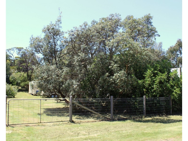 8 JENKINS STREET, Venus Bay VIC 3956