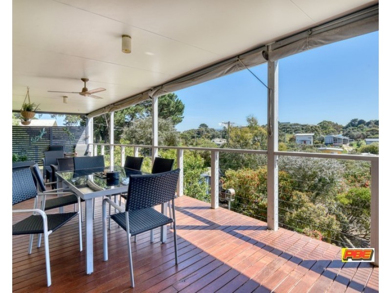 16 SATELLITE CRESCENT, Venus Bay VIC 3956