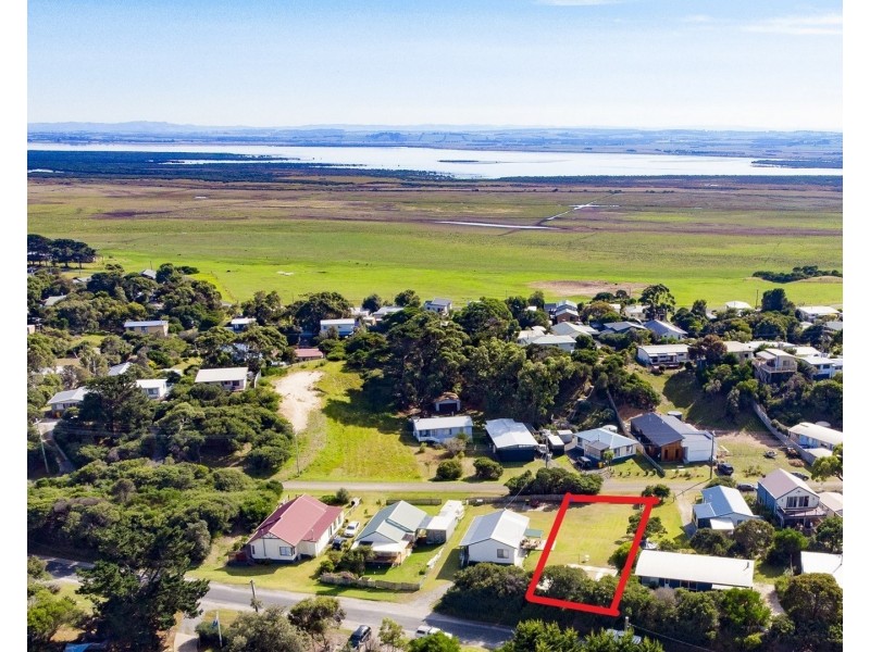 8 Louis Road, Venus Bay VIC 3956
