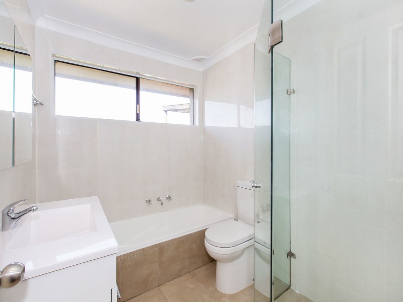 8 Birkdale Crescent, Liverpool NSW 2170