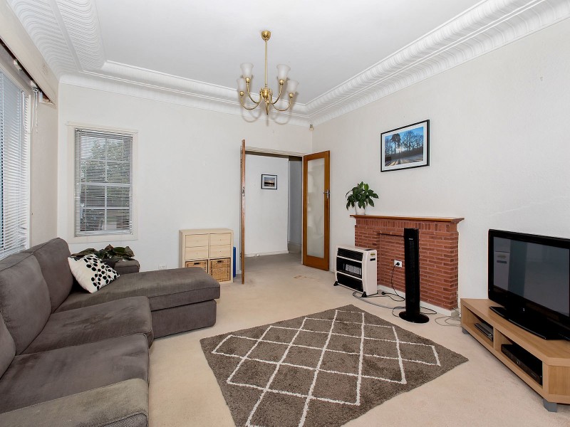 4 Vivienne Street, Kingsgrove NSW 2208