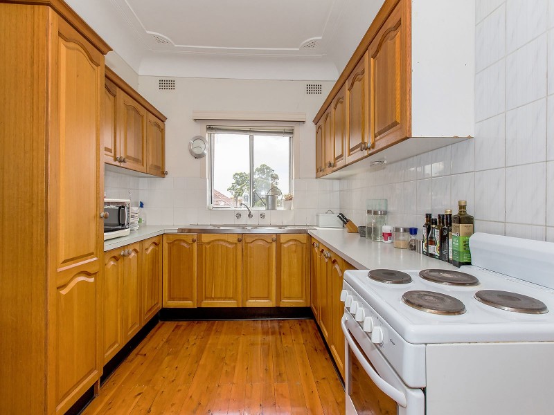 4 Vivienne Street, Kingsgrove NSW 2208