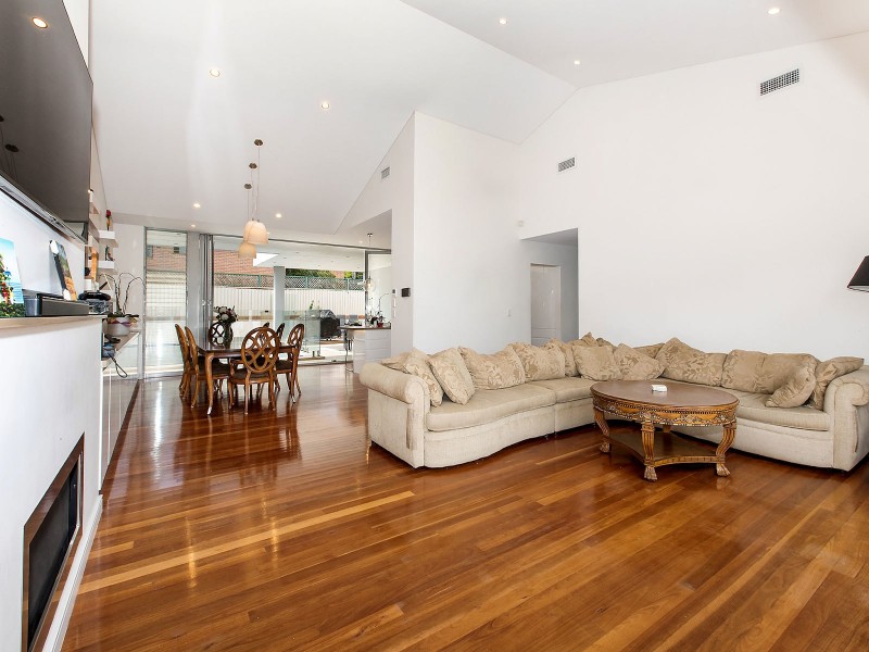 12 Duggan Crescent, Connells Point NSW 2221