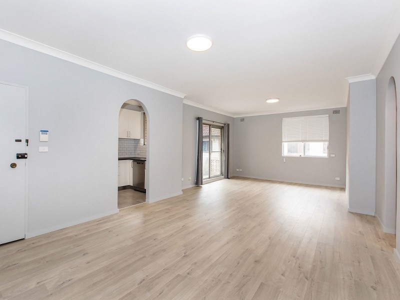 8/52 Hampton Court Road, Carlton NSW 2218
