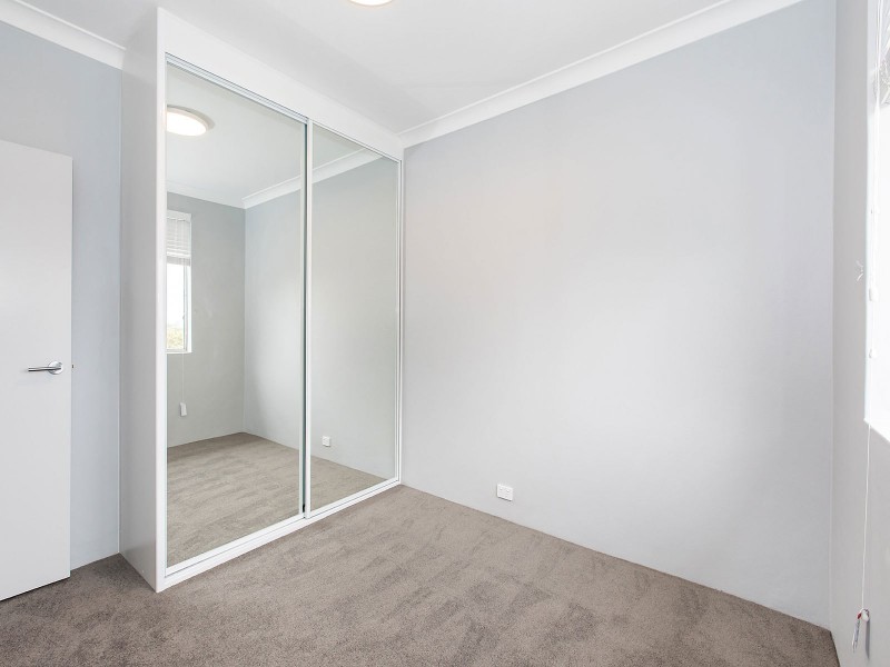 8/52 Hampton Court Road, Carlton NSW 2218