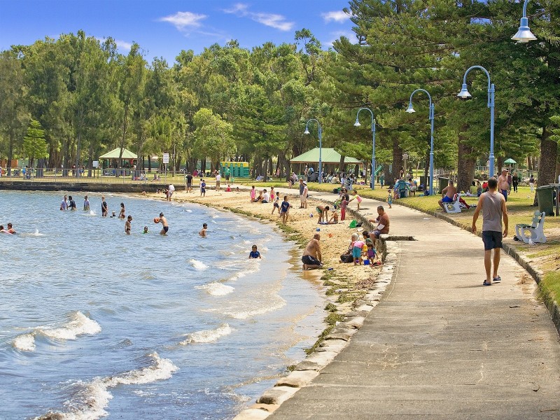 10 Erang Street, Carss Park NSW 2221