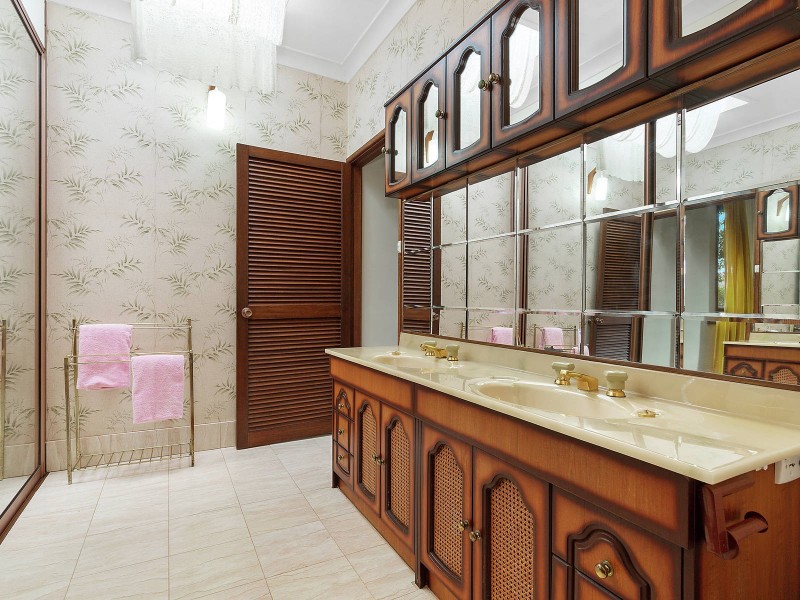 126 Lugarno Parade, Lugarno NSW 2210