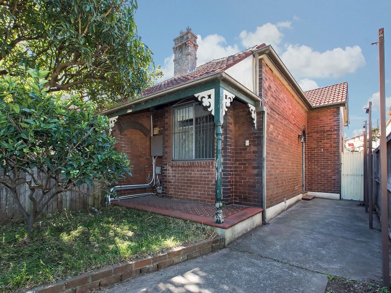 32 Anzac Parade, Kensington NSW 2033