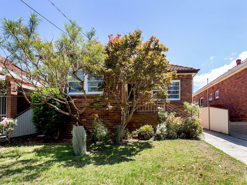 30 Tarrilli Street, Beverly Hills NSW 2209