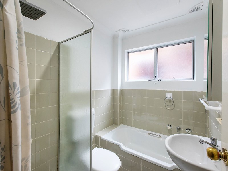 2/150 Queen Victoria Street, Bexley NSW 2207