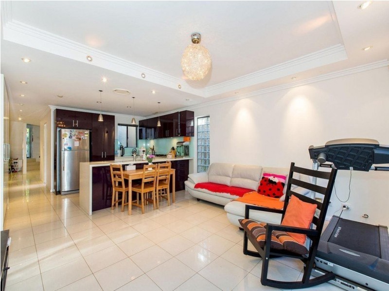 17 Universal Street, Mortdale NSW 2223