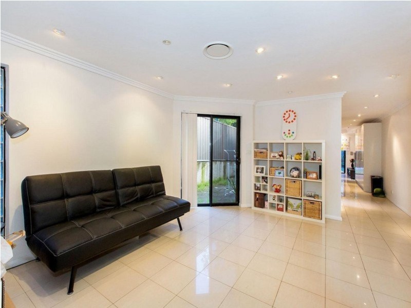 17 Universal Street, Mortdale NSW 2223