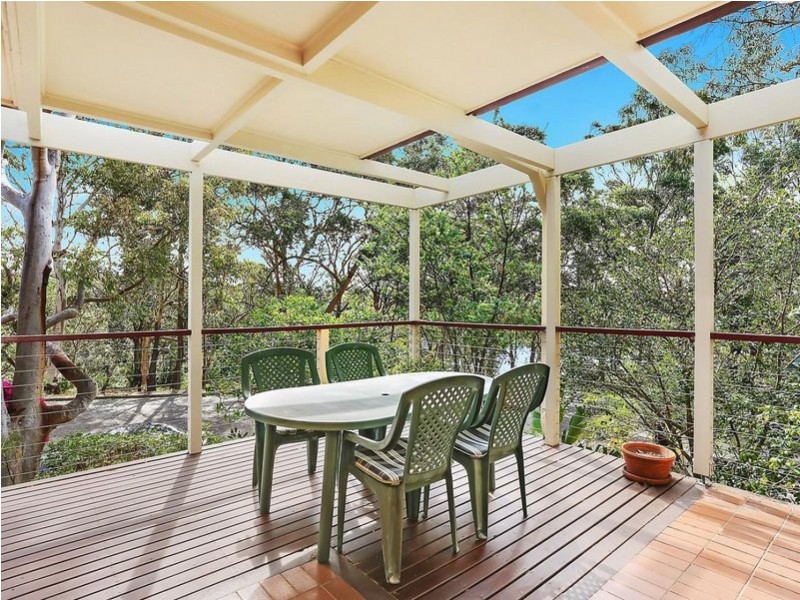 11 Tallowwood Avenue, Lugarno NSW 2210