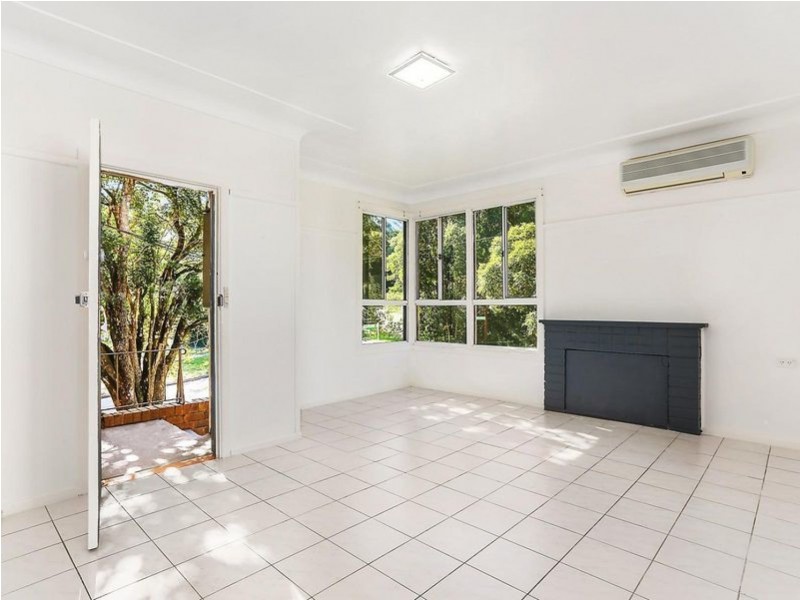 19 Pearce Avenue, Peakhurst NSW 2210