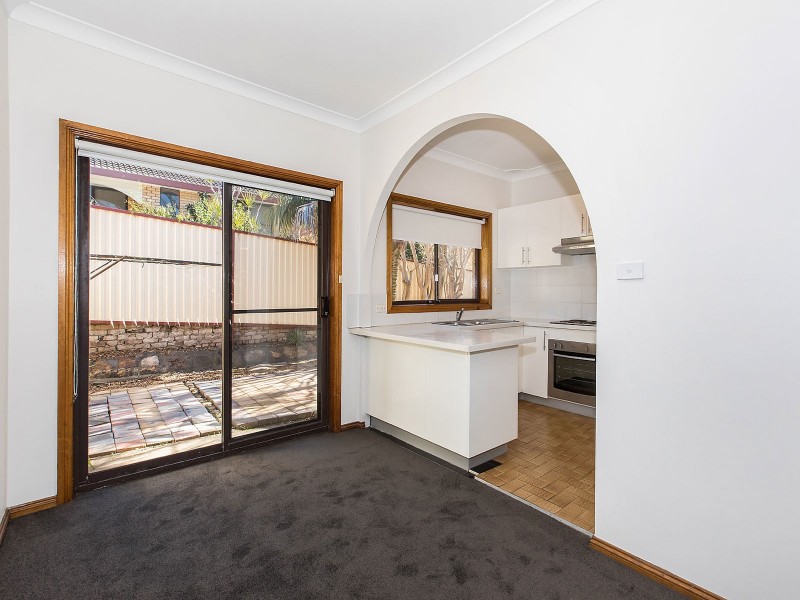 2/6 Arthur Street, Bexley NSW 2207