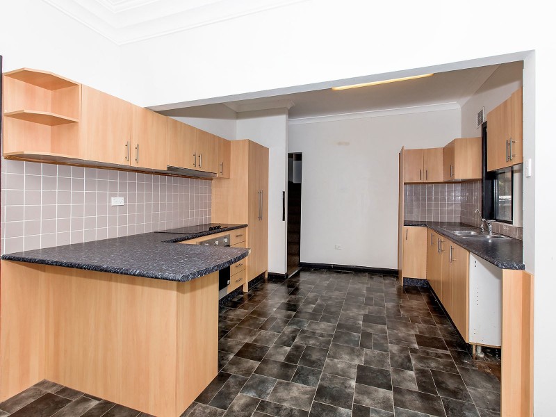 42 Toronto Parade, Sutherland NSW 2232