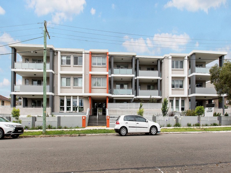 1/61 Trafalgar Street, Peakhurst NSW 2210