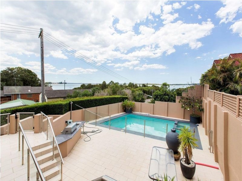 102 Woodlands Road, Taren Point NSW 2229