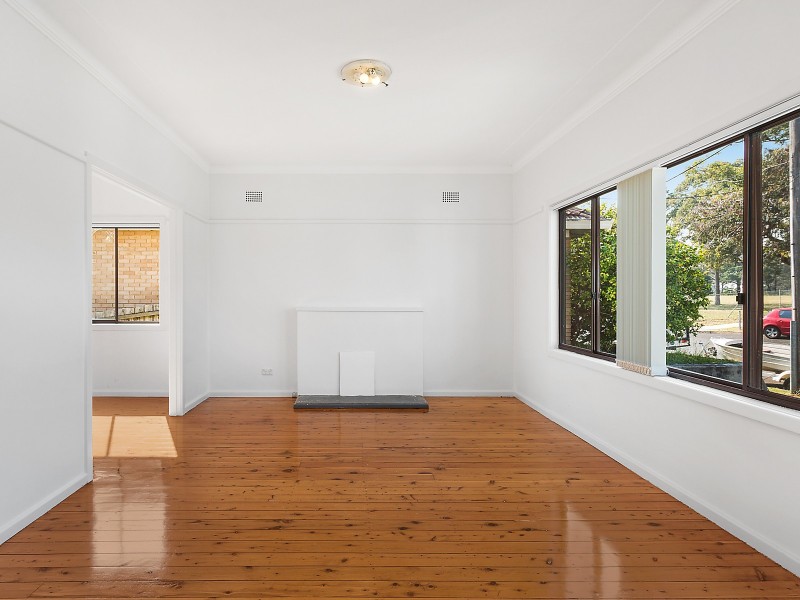 81 Old Taren Point Road, Taren Point NSW 2229