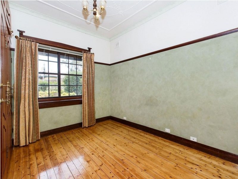24 Currawang Street, Carss Park NSW 2221
