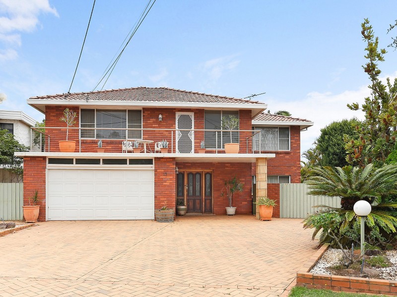 17 Wollondilly Place, Sylvania Waters NSW 2224
